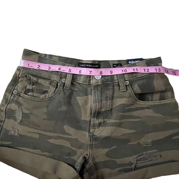 Lucky Brand ~ Camo Denim Shorts ~ Relaxed Fit ~ size 24 ~ NWT - Picture 11 of 13